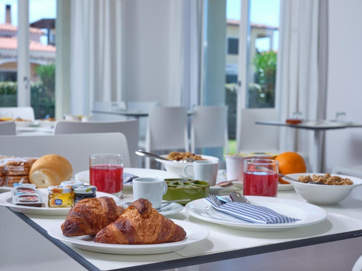 Felix Hotels - Hotel Residence Porto San Paolo Buitenkant foto