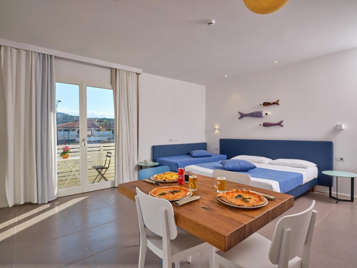 Felix Hotels - Hotel Residence Porto San Paolo Buitenkant foto