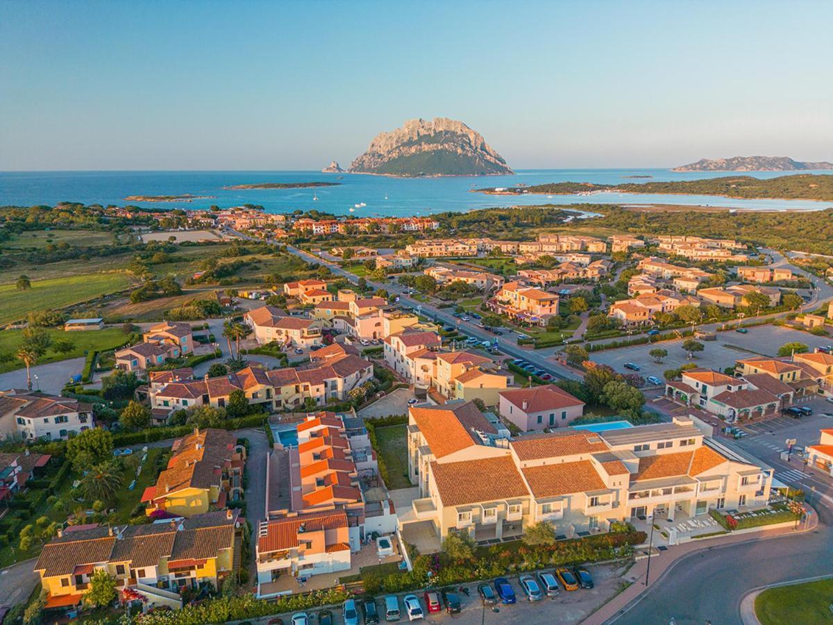 Felix Hotels - Hotel Residence Porto San Paolo Buitenkant foto